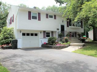 25 Nottingham Dr, Howell, NJ 07731