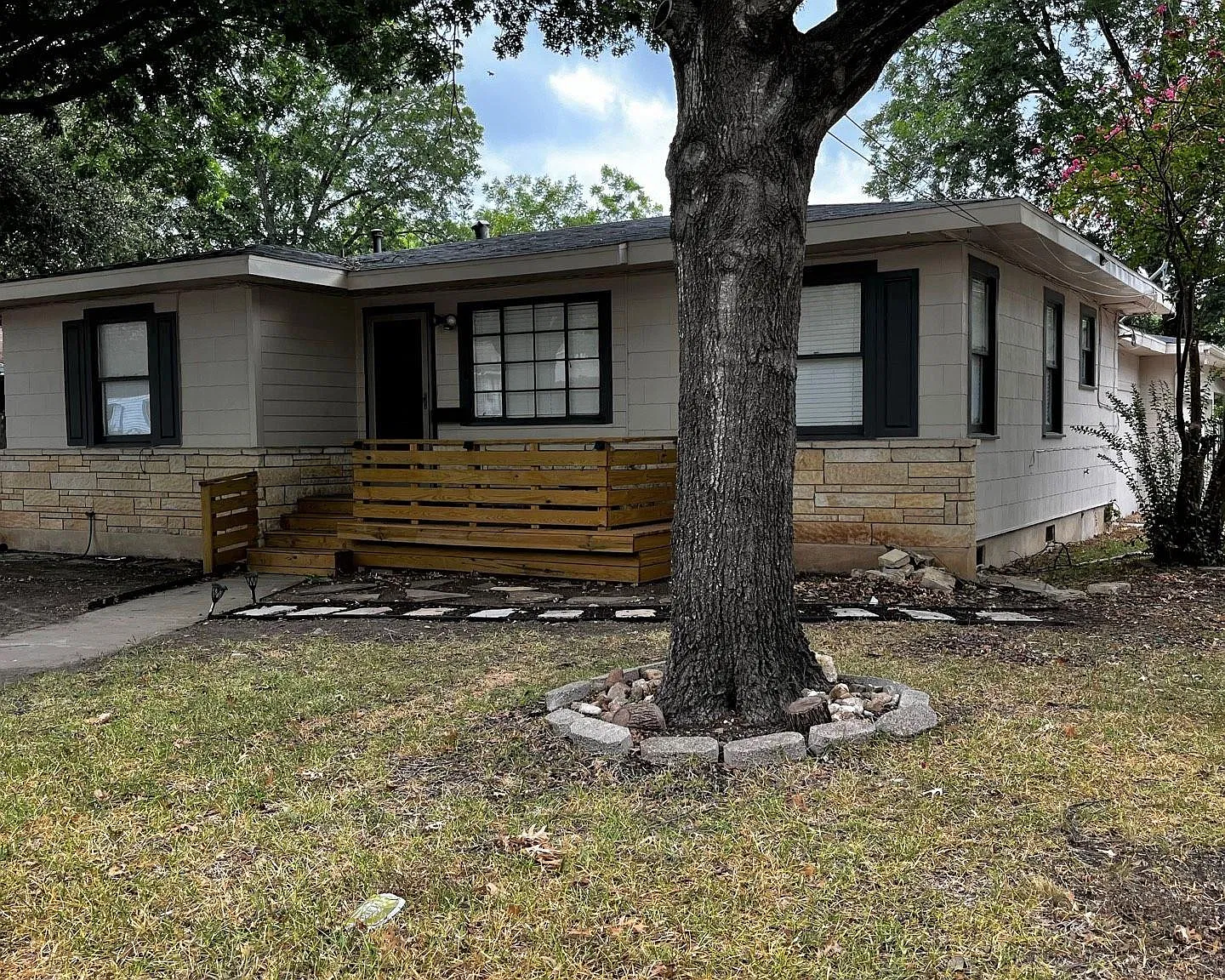 3 bed, 1746 sqft, $1,600 — Photo 1