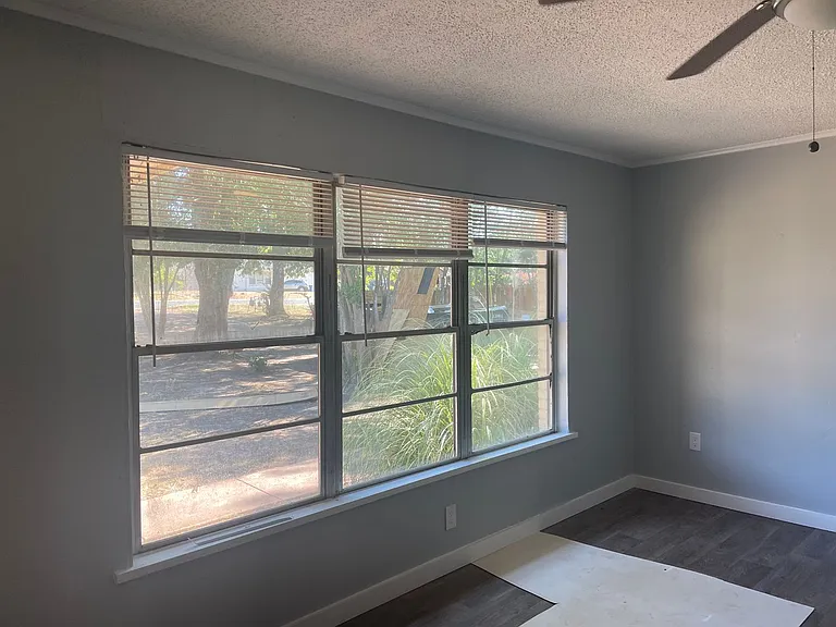3411 Stone Rd — Photo 4