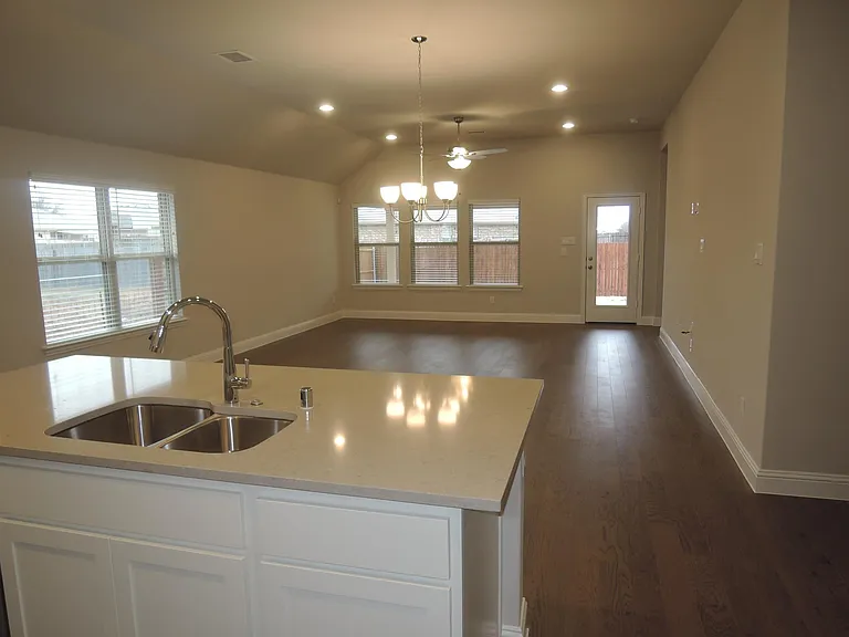 708 Newberry Ln — Photo 4