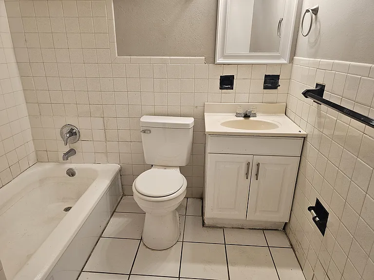 107 Huntley Dr — Photo 12
