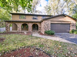 755 Cumnock Rd, Olympia Fields, IL 60461