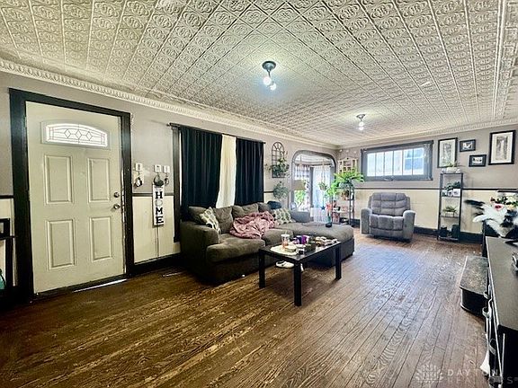 5th image of 6071 1st Ave