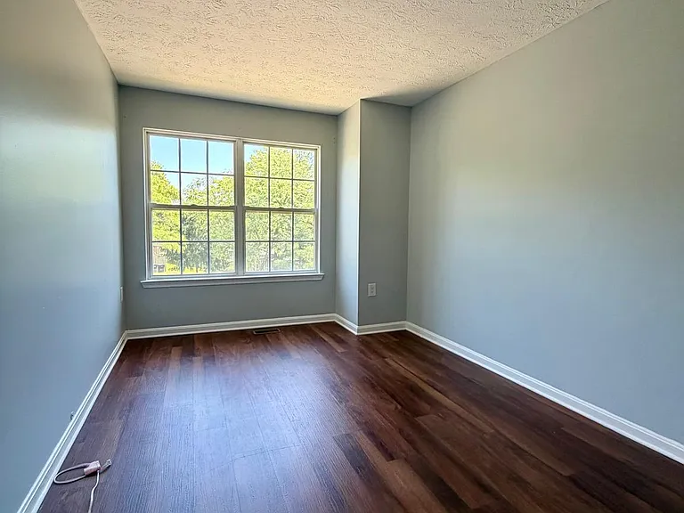 9804 Royal Commerce Pl — Photo 15