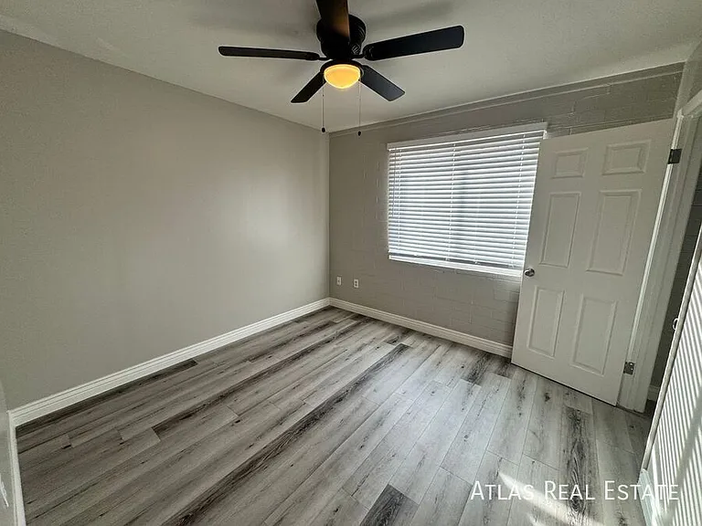 1753 W Brown St — Photo 13