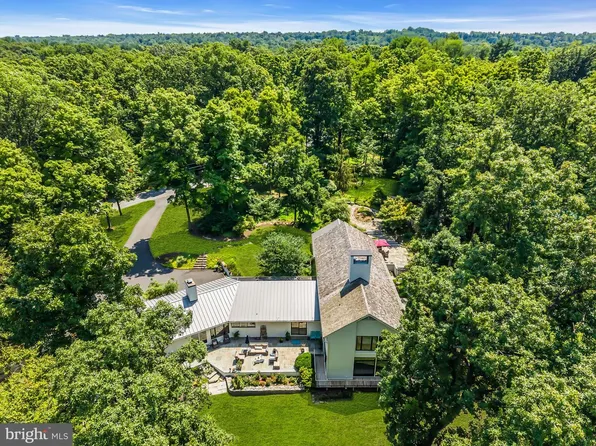 2 Puritan Ct, Princeton, NJ 08540