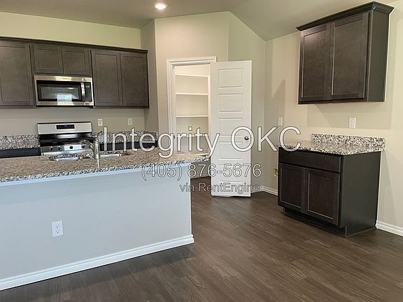 5th image of 12512 Bending Brook Dr