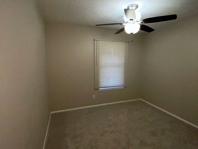 1101 Lehman Dr — Photo 13