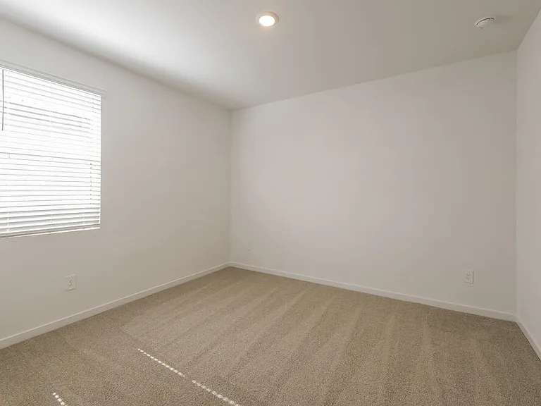 24477 W Grove St — Photo 11