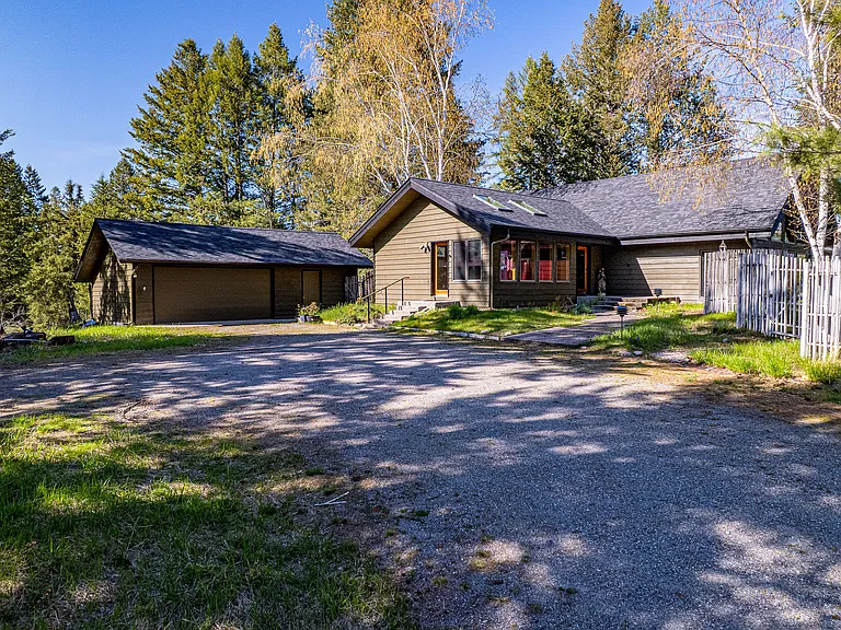 345 Swan Hill Dr — Photo 2