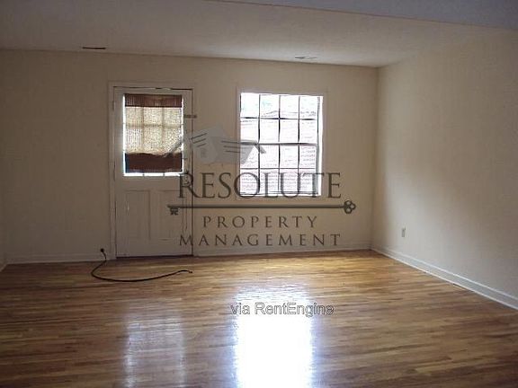 4th image of 400 Davie Rd APT 3