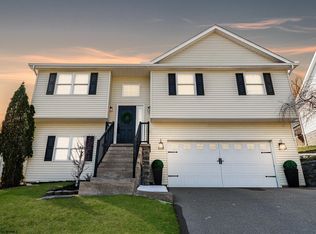 351 March Ln, Morgantown, WV 26508