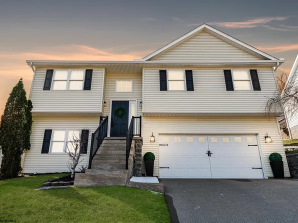 351 March Ln, Morgantown, WV 26508