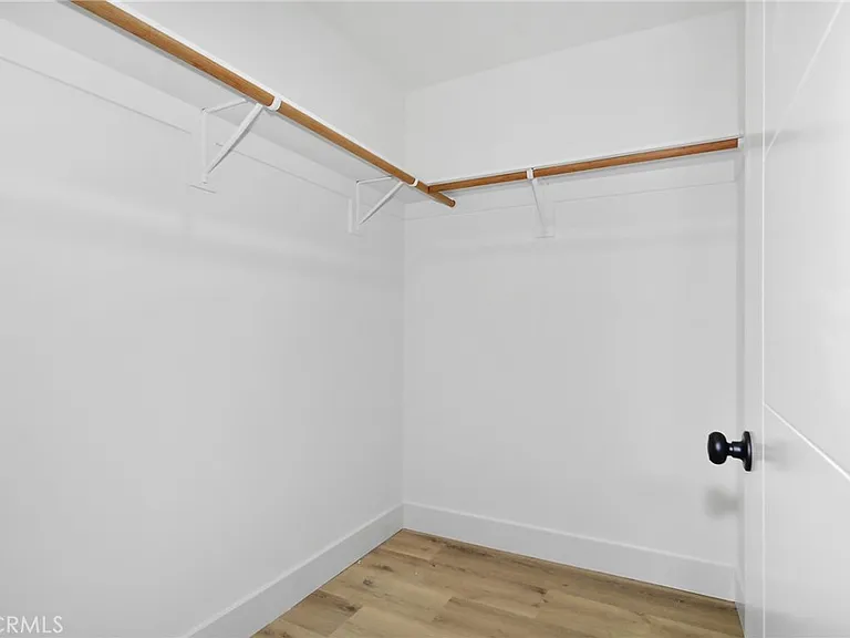 6363 Darby Ave — Photo 10