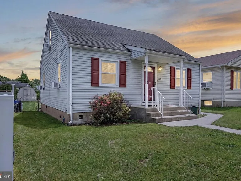 135 Keswick Ave — Photo 1