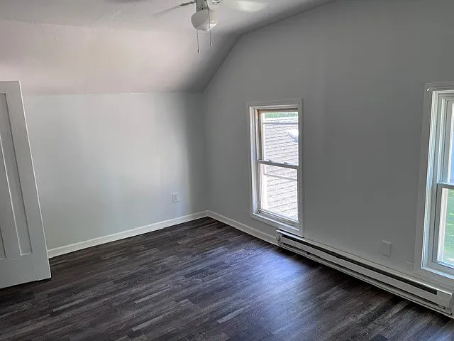 336 E North St #B — Photo 12