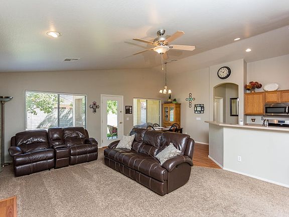 005_Living Room