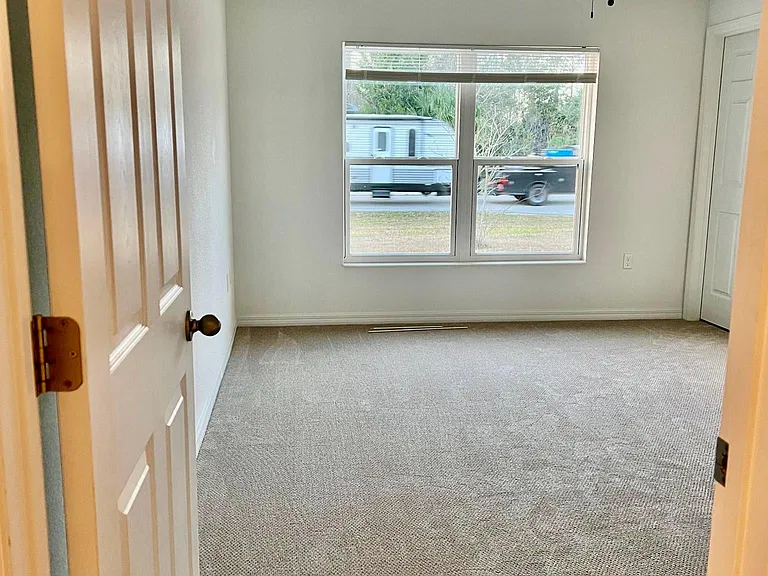 2 Sebastian Ct — Photo 8