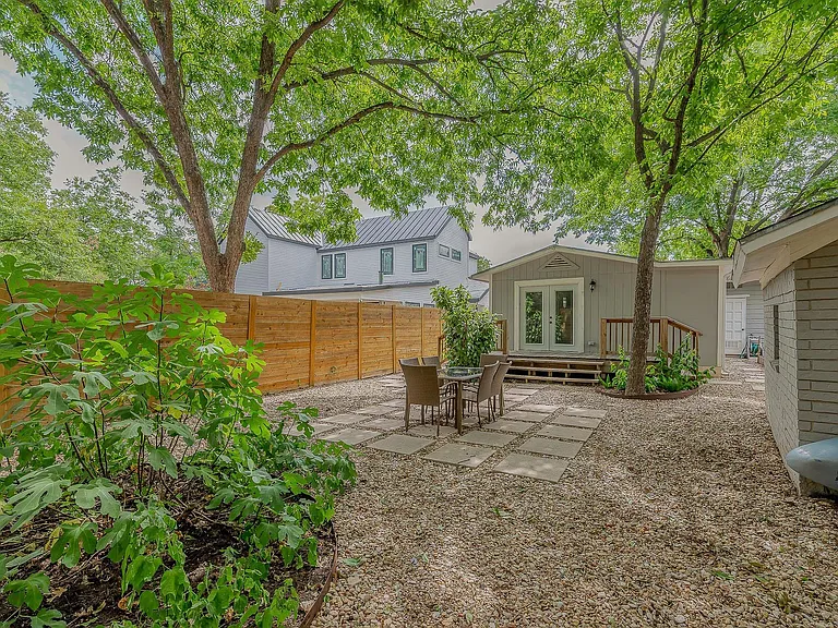 2404 Oak Crest Ave — Photo 27