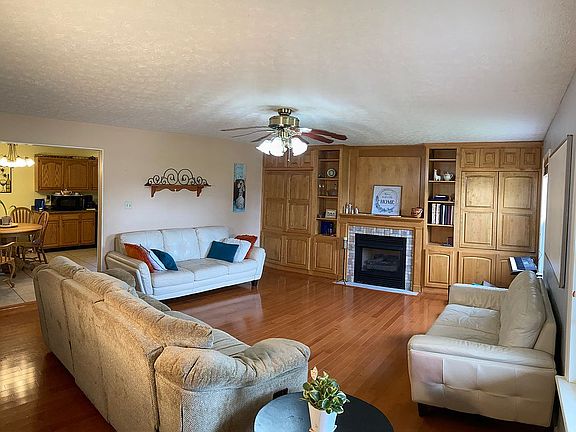 3rd image of 1039 Caroline Dr