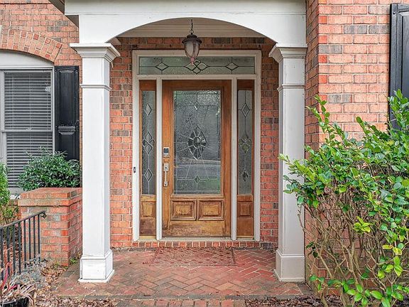 3rd image of 1681 Reserve Way