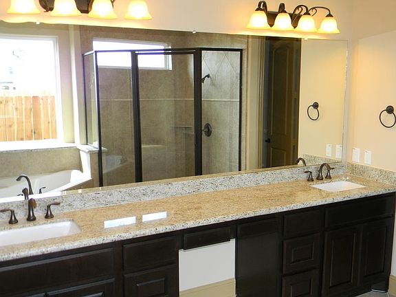  HUGE SHOWER. **HOME SHOWN NOT ACTUAL HOME***