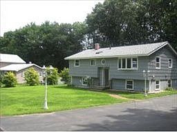 5th image of 33 Yarmouth Dr