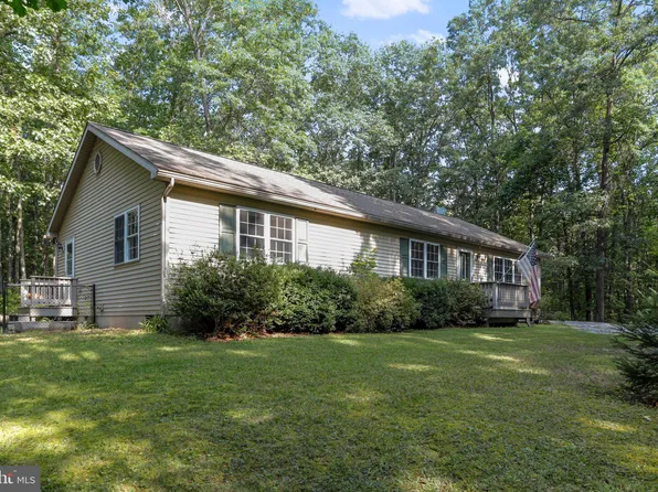 615 Haymaker Rd, Hedgesville, WV 25427