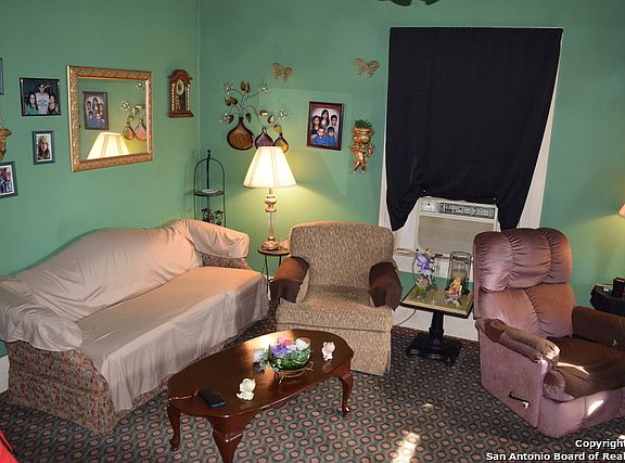 2nd image of 501 S Calaveras
