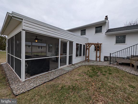 5th image of 170 Gordon Ave