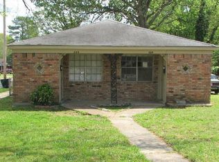 996 National St, Denver, TN 38122