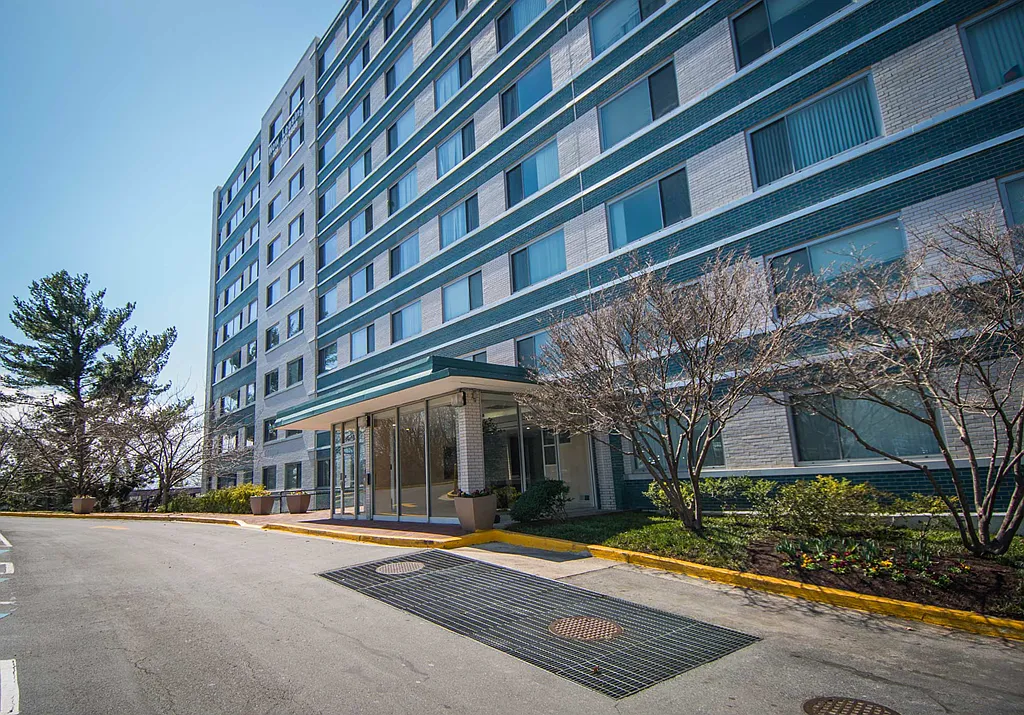 8600 Apartments — Photo 1