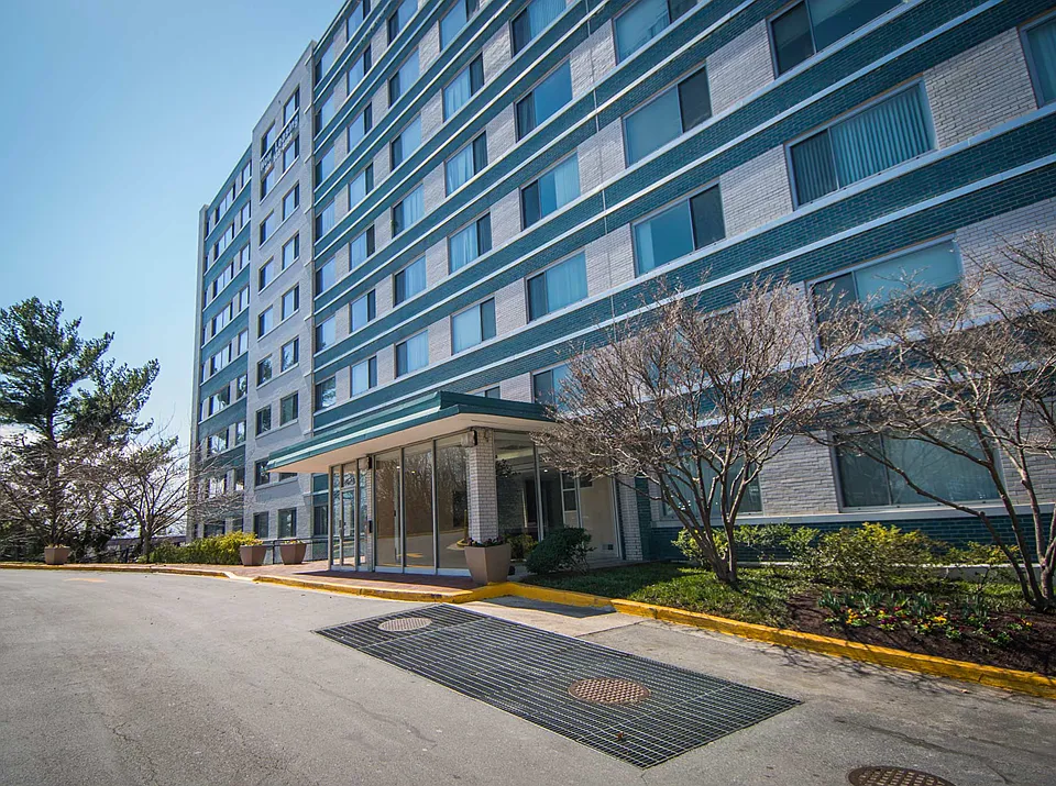 8600 Apartments