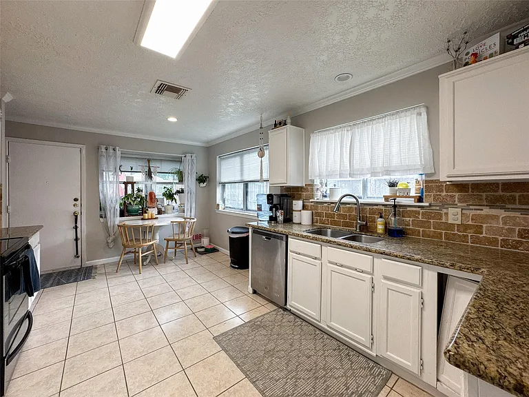 2909 Laurelridge Dr — Photo 17