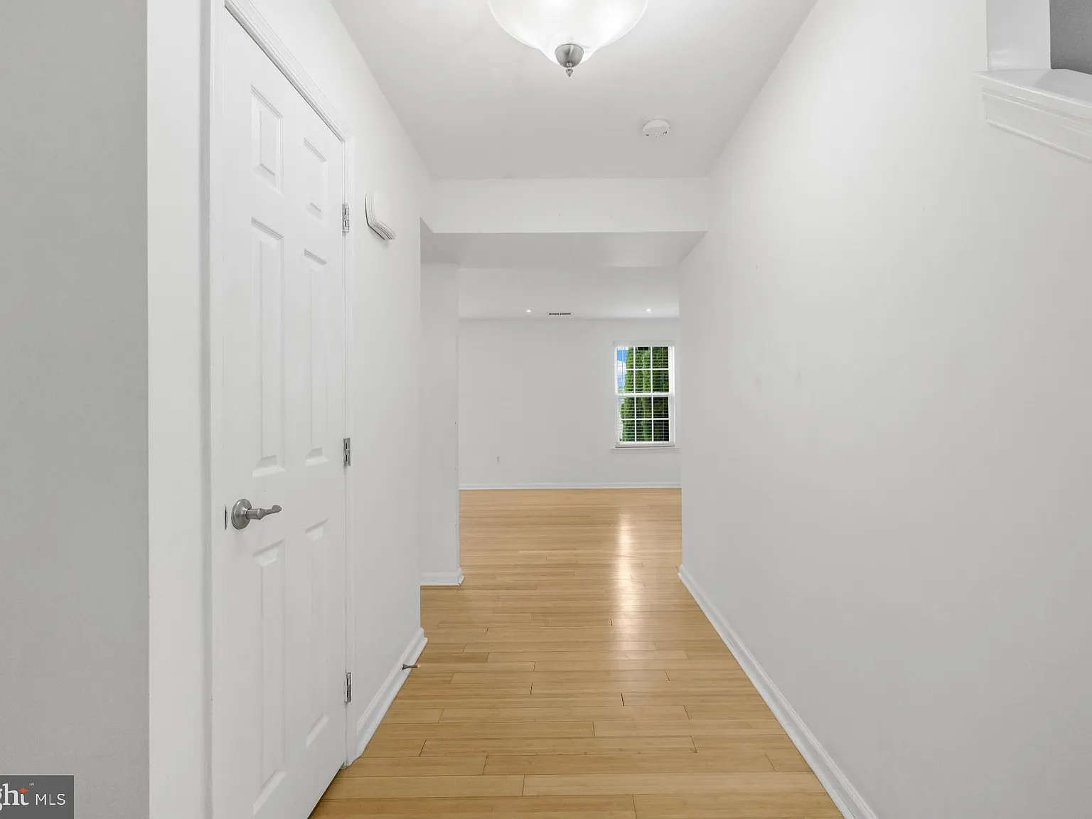 4 bed, 4.0 bath, 2224 sqft, $3,000 — Photo 4