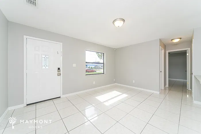 1737 Hinckley Rd — Photo 3