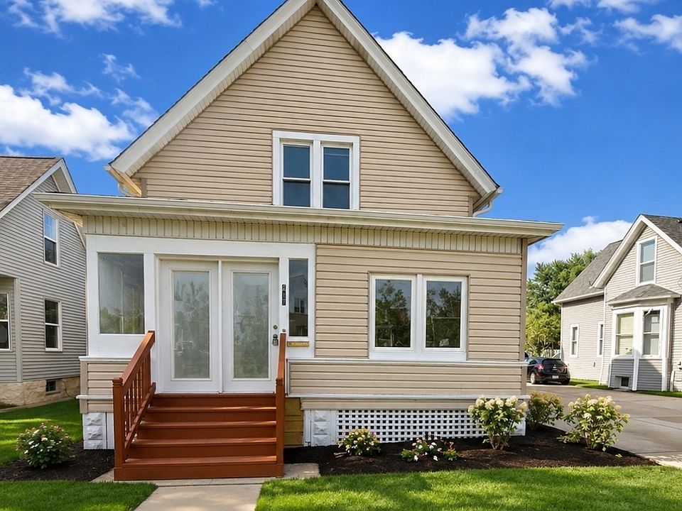1st image of 217 Prairie St