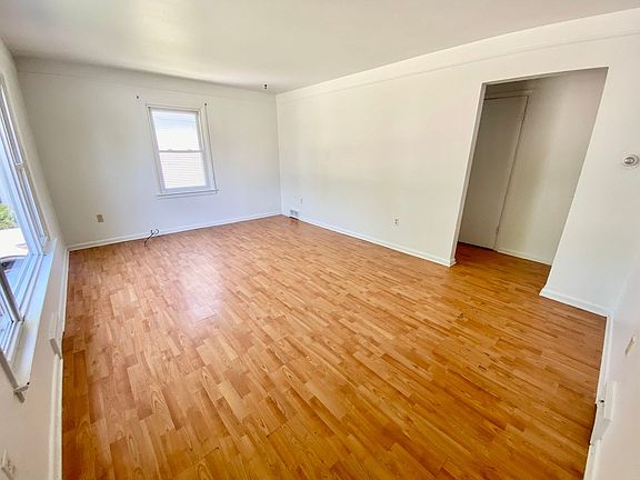2nd image of 617 Emmet St