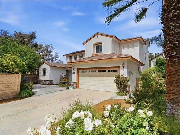 23325 Cuestport Dr, Santa Clarita, CA 91354