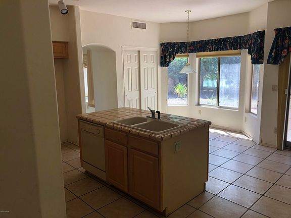 5th image of 2401 N Lake Star Dr