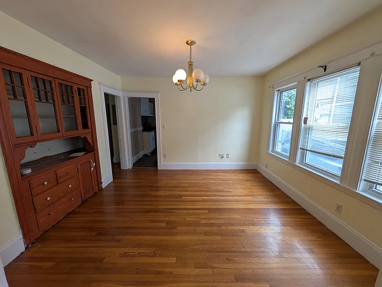 823 Canterbury St — Photo 5