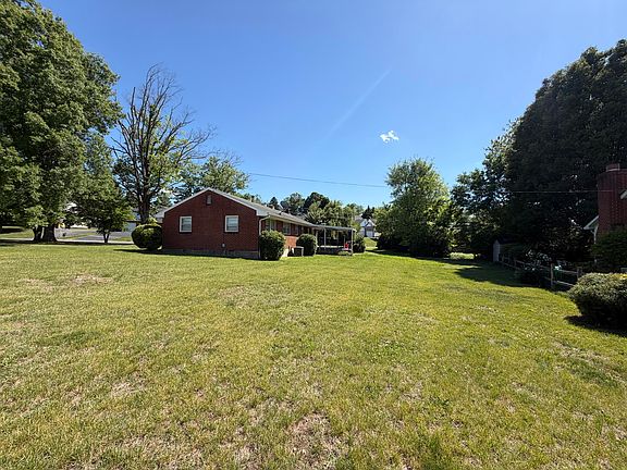 2nd image of 1229 Mountain View Rd