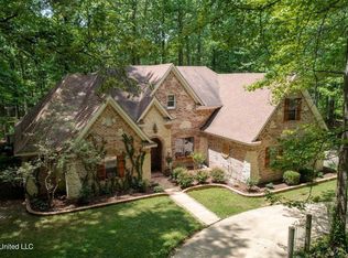 2405 Oak Creek Dr, Hernando, MS 38632