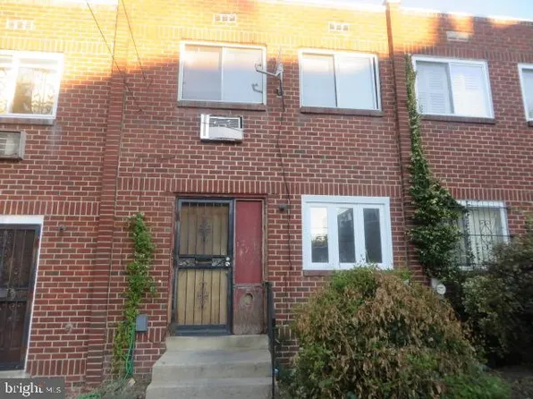327 E Haines St, Philadelphia, PA 19144