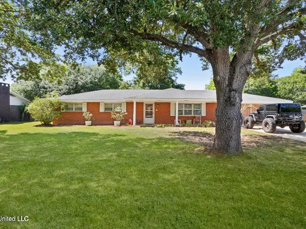 2208 Popps Ferry Rd, Biloxi, MS 39532