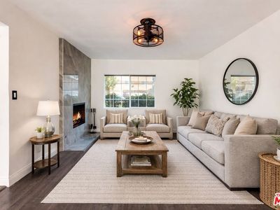 18318 Gresham St, Northridge, CA, 91325