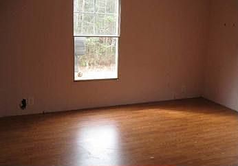 4th image of 1031 Long Wood Dr