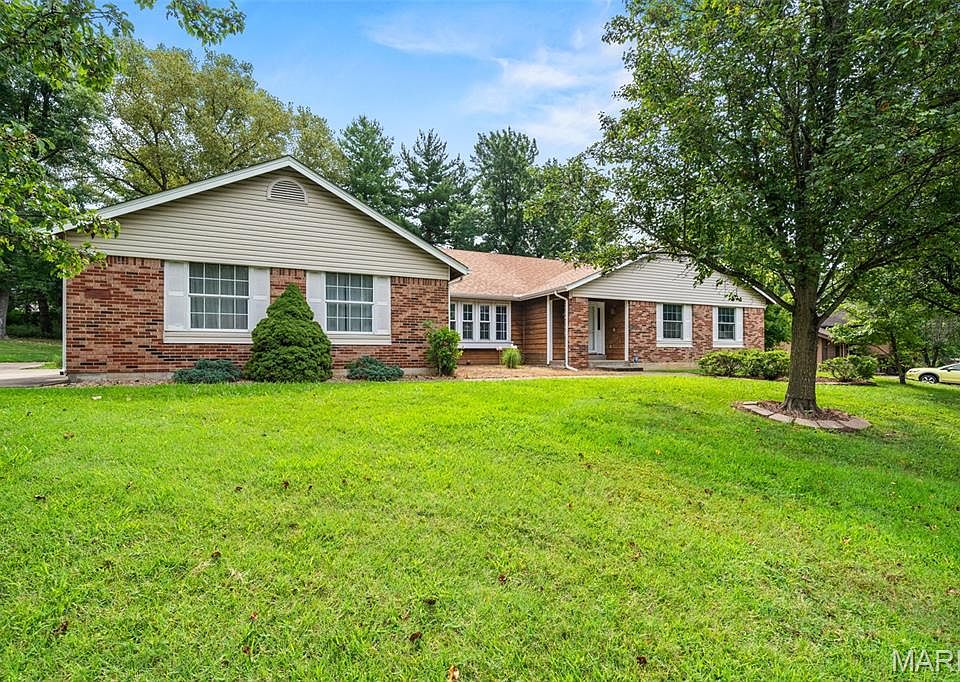 1st image of 216 Victory Ln
