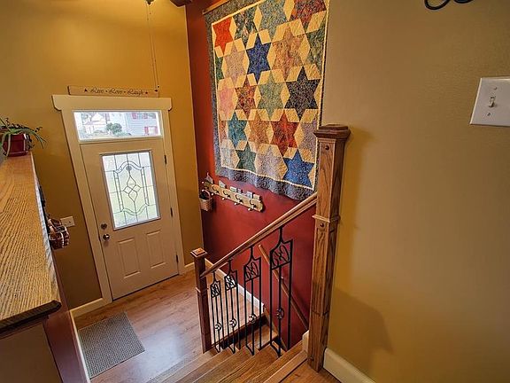 3rd image of 350 Orchard Ln