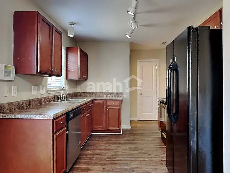 1309 Lowell St — Photo 4
